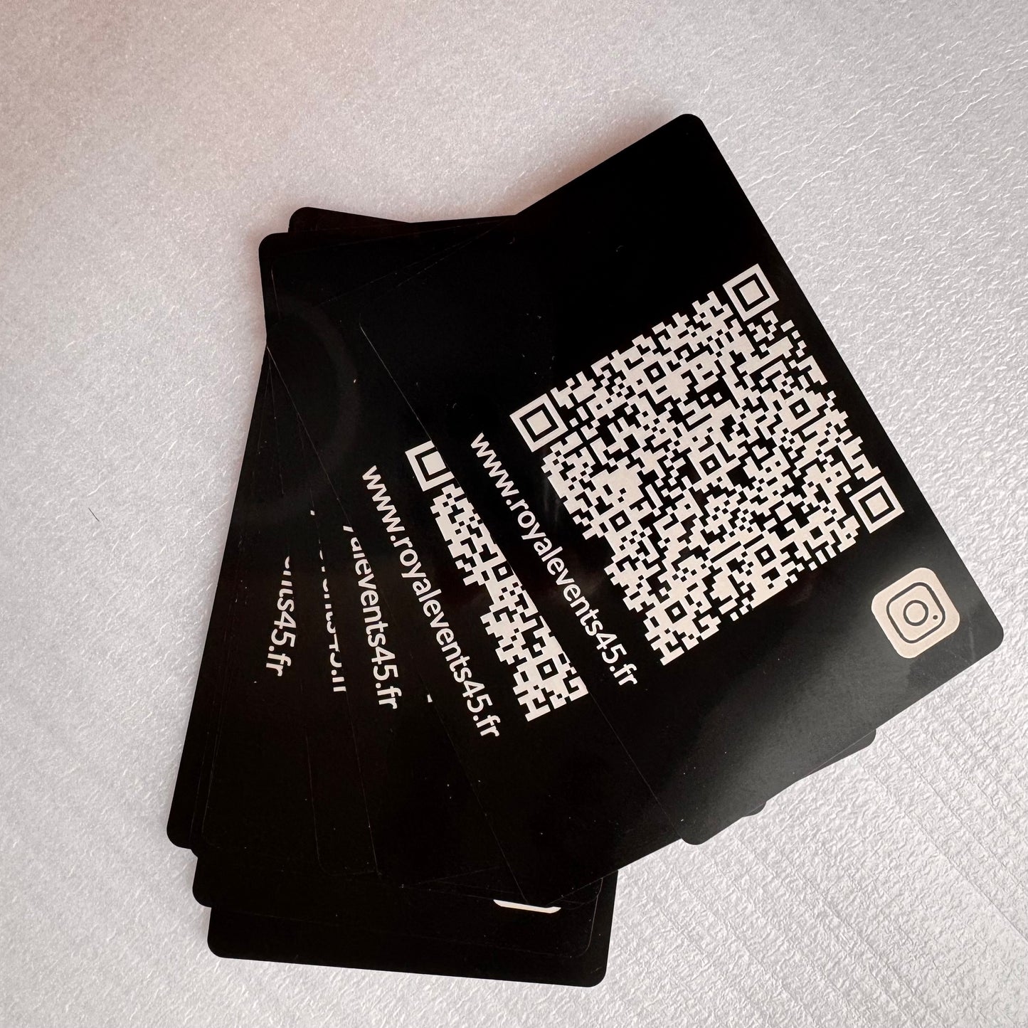 Cartes de visite en aluminium anodisé – Gravure laser de précision - à partir de 0,80€ (2 faces) ou 0,50 l'unité (1 face)