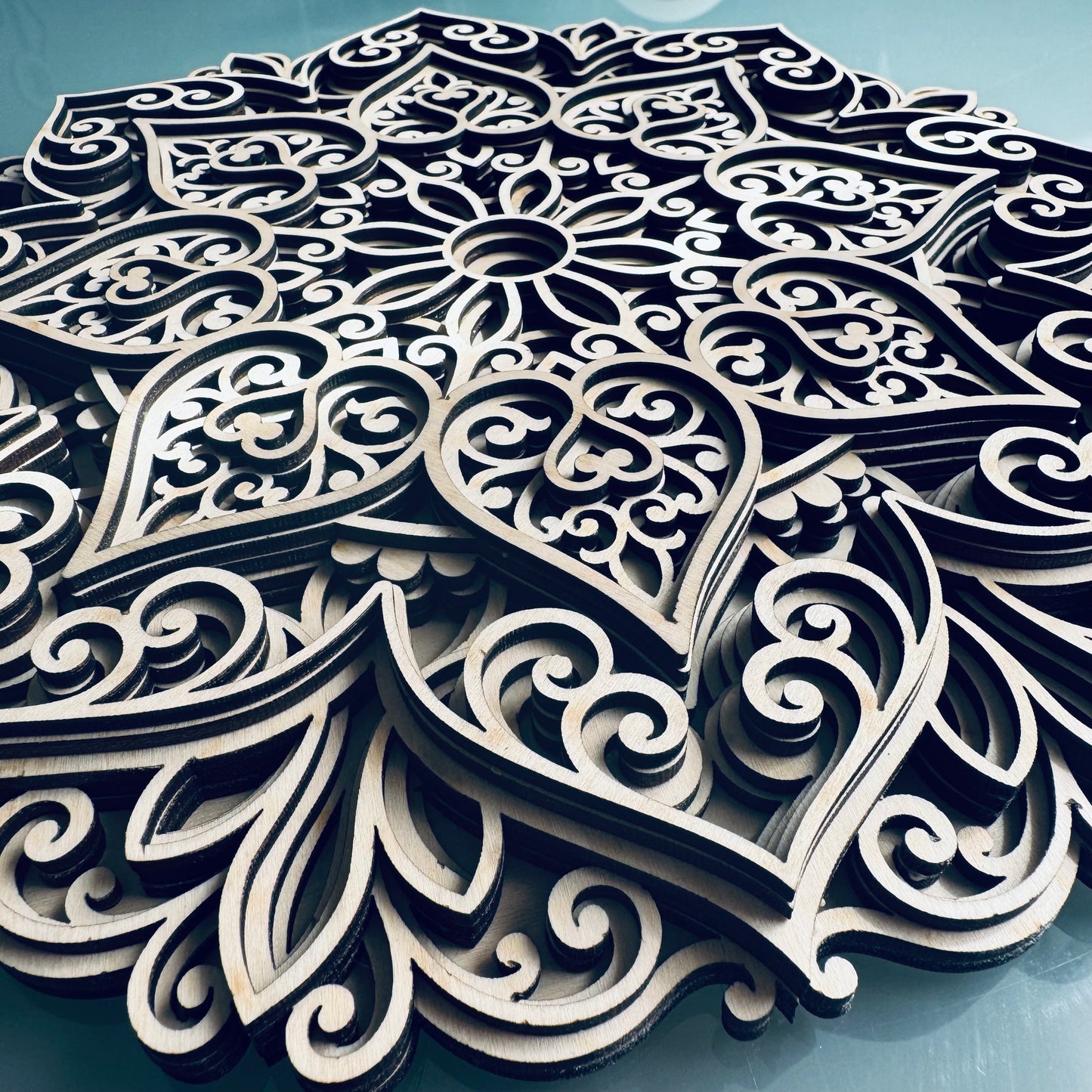 Mandala mural en bois d’érable multi-calques – 28 cm –